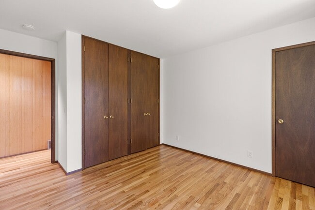 Building Photo - 3 bedroom 2 bath