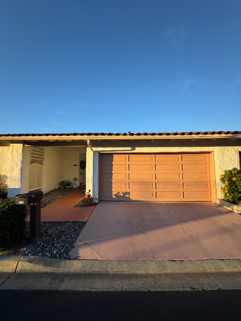 Building Photo - 1346 Miraflores Glen