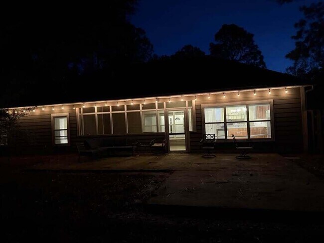 Building Photo - 371 Symphony Way