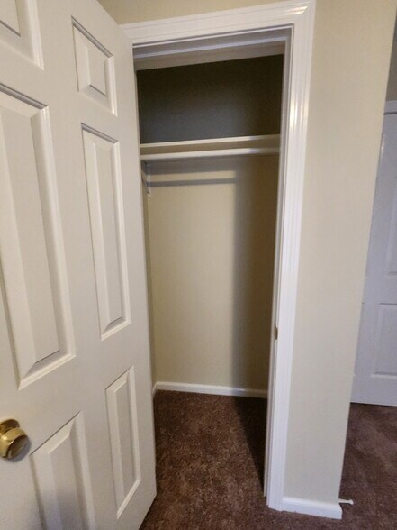 Building Photo - 27 Van Buren Ave