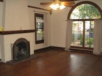 Building Photo - 2830 San Gabriel St