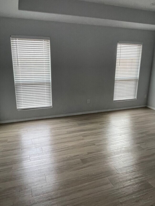Building Photo - NOW PRELEASING: 3 bed/ 2 bath in Odessa!