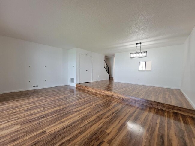 Building Photo - 515 Sheffield Ct