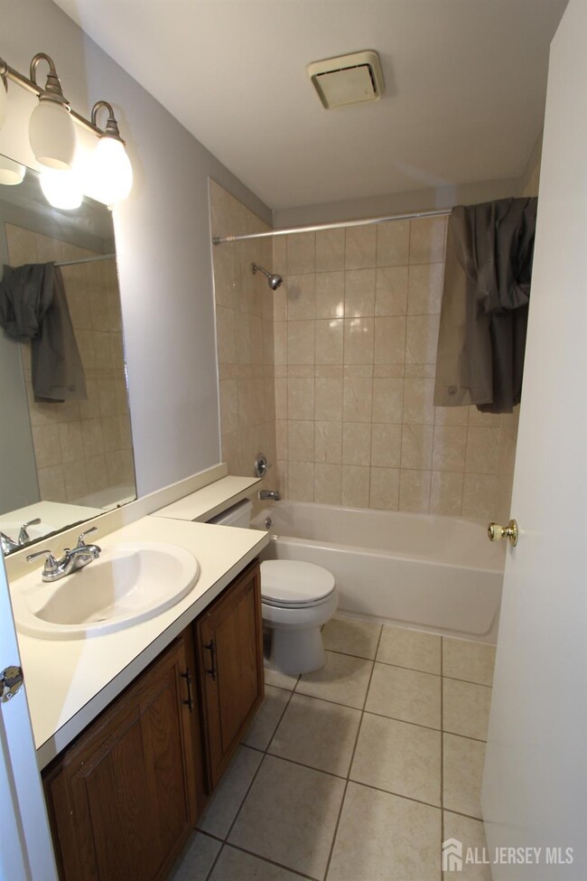 Building Photo - 1204 Aspen Dr