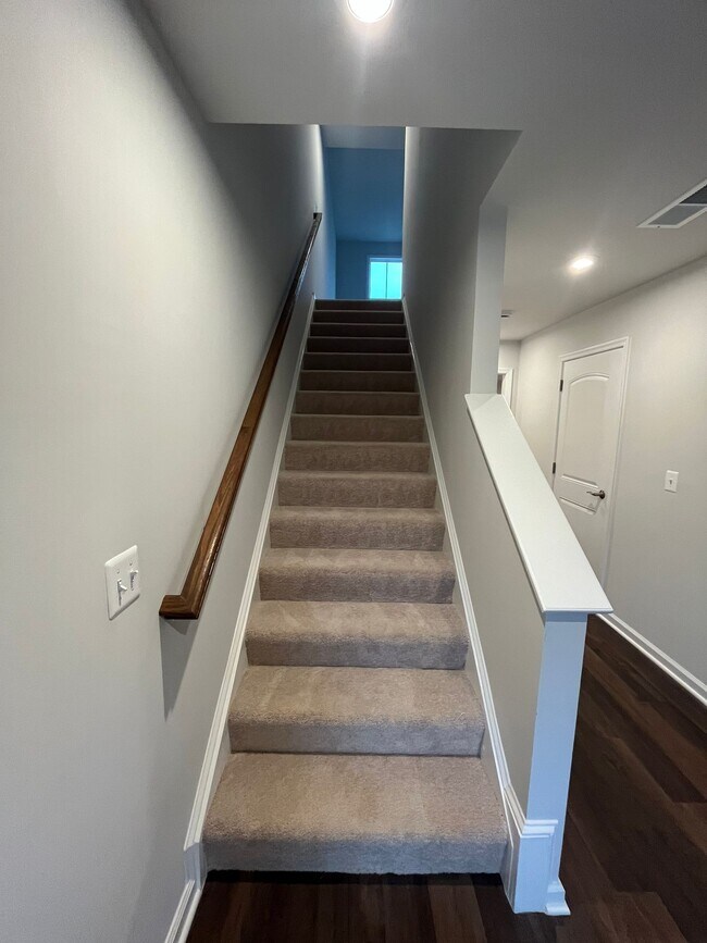 Building Photo - 5981 McComb St