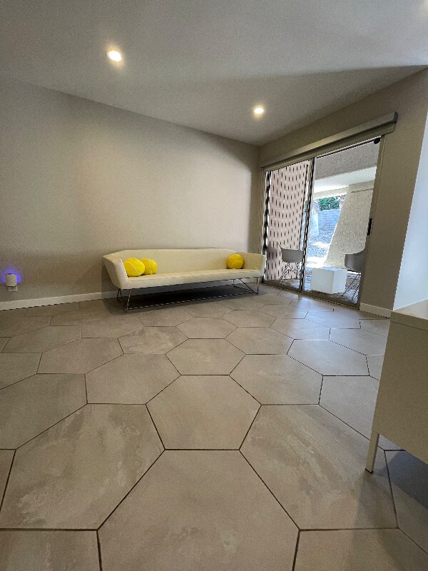 Building Photo - 2825 N Los Felices Rd