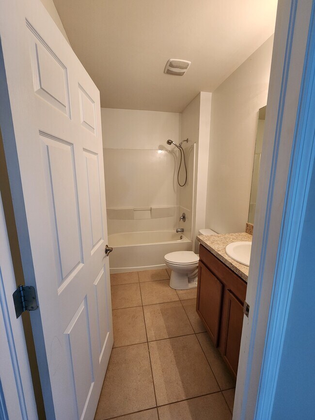 Building Photo - 220 SW 19th Terrace