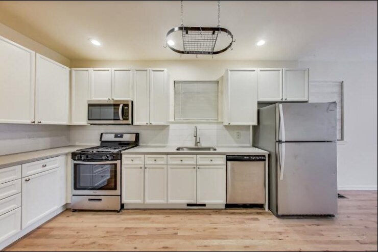 Building Photo - 2817 N Damen Ave