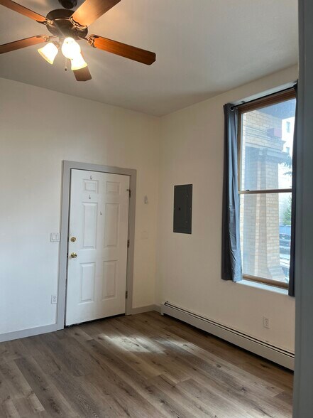 Building Photo - 219 S Washington St