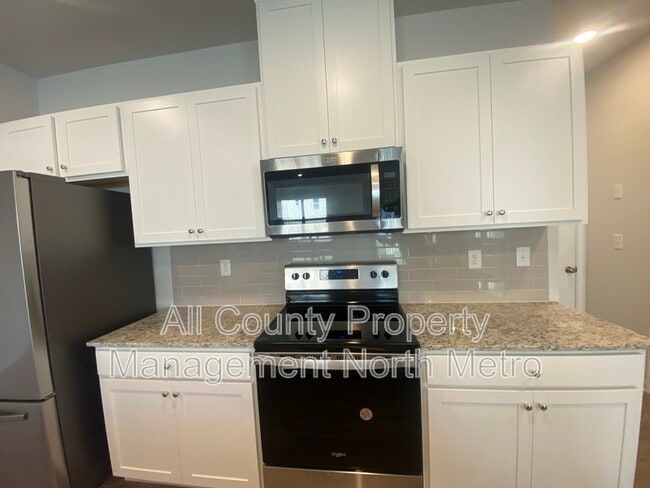 Building Photo - 5340 Melbourne Ln