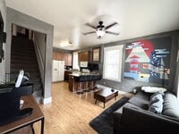 Building Photo - 608 Park St.