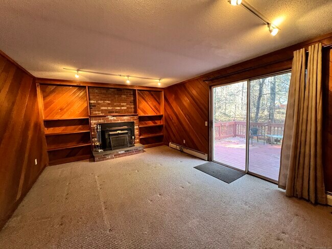 Building Photo - 12 Hilltop Dr