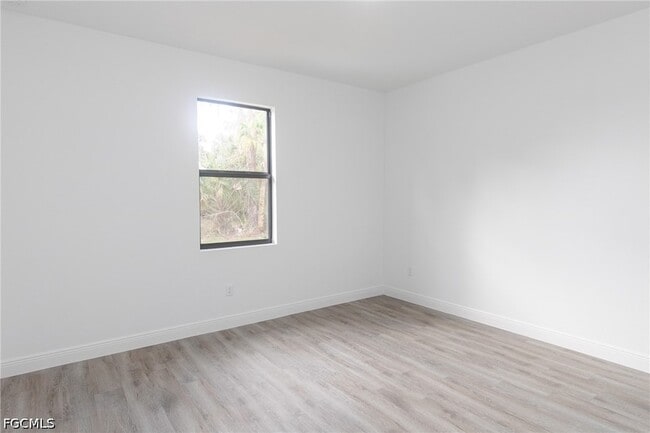 Building Photo - 5016 N Dogwood Cir