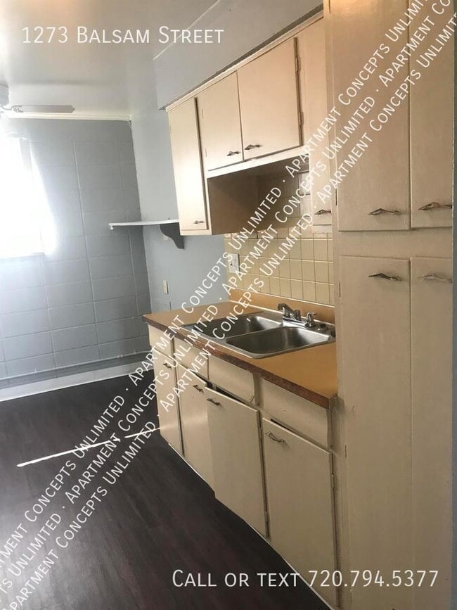 Building Photo - 1273 Balsam St