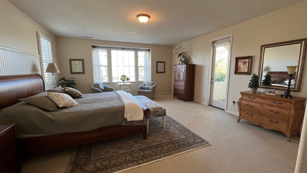 Master Bedroom - 4353 Waterside Ln
