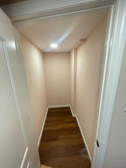 Building Photo - 209 Central Park Rd