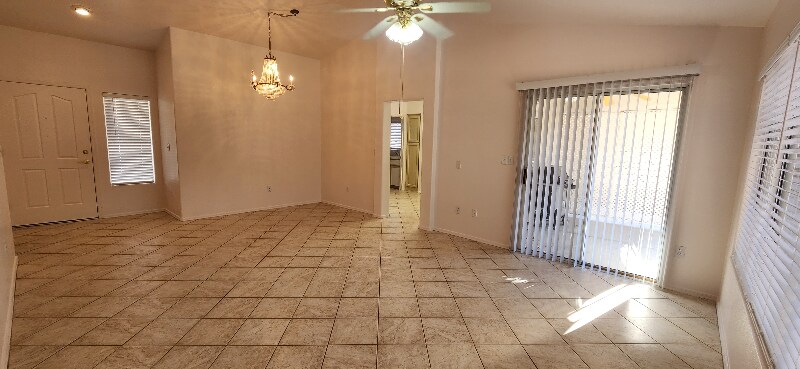 Building Photo - 2549 Lotus Hill Dr