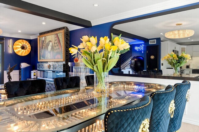 Building Photo - 8543 E Valley Vista Dr