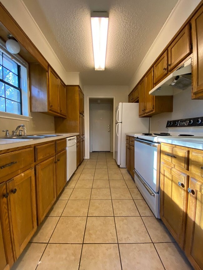Building Photo - Duplex