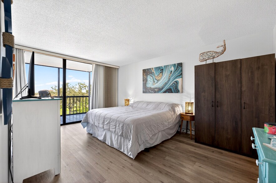 Building Photo - 6218 Palma del Mar Blvd S