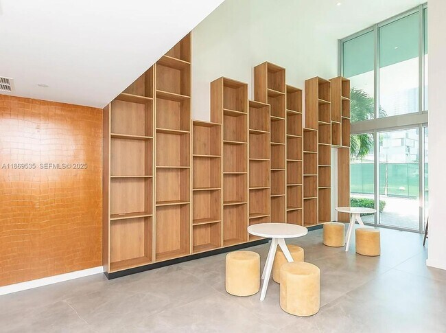 Building Photo - 350 S Miami Ave