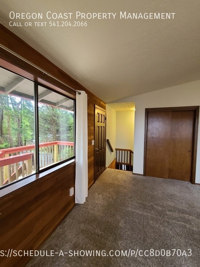 Building Photo - 835 Manzanita Ave