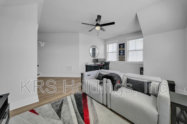 Building Photo - 629 Hayes Dr