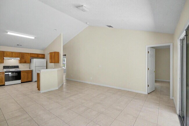 Building Photo - Indian Trails