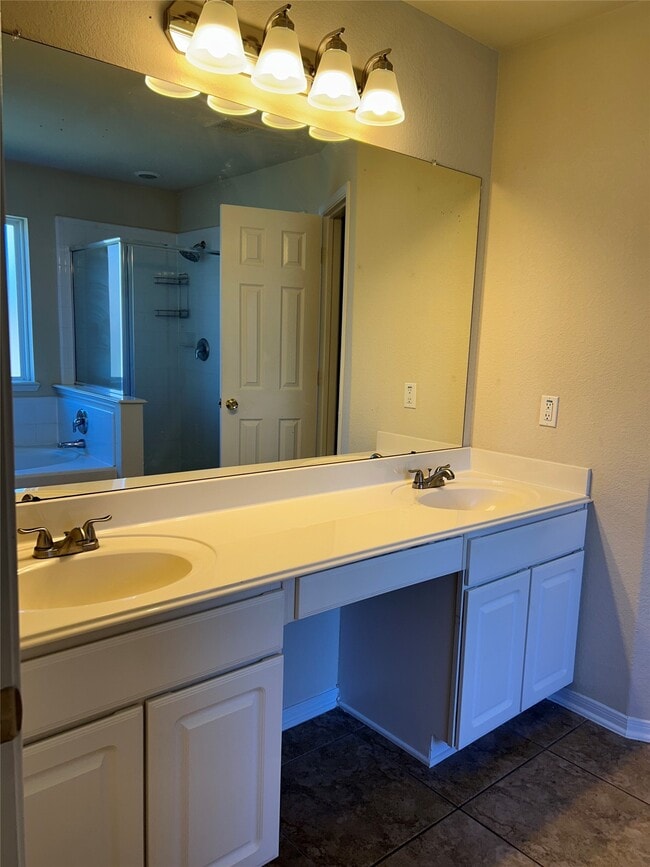 Building Photo - 19318 Brook Village Rd