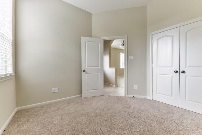 Building Photo - 162 Cheswood Forest Pl