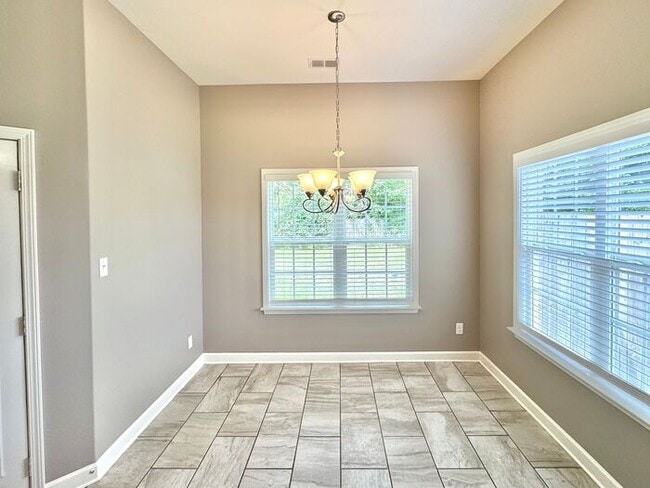 Building Photo - Now Leasing a 5 Bedroom 3 Bath Home In Oli...