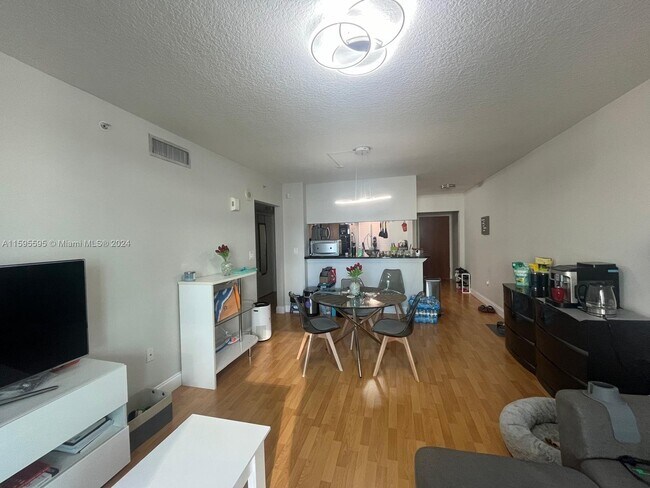 Building Photo - 31 Southeast 5th Street Apt #2310, Miami, ...