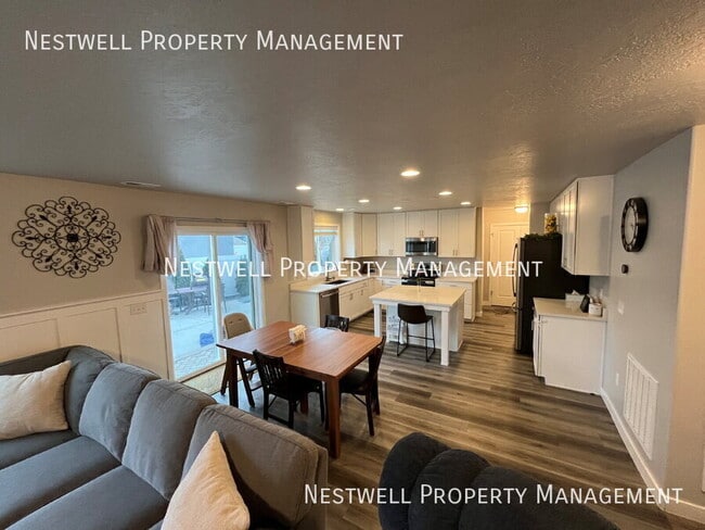 Building Photo - 1508 Waterfront Dr