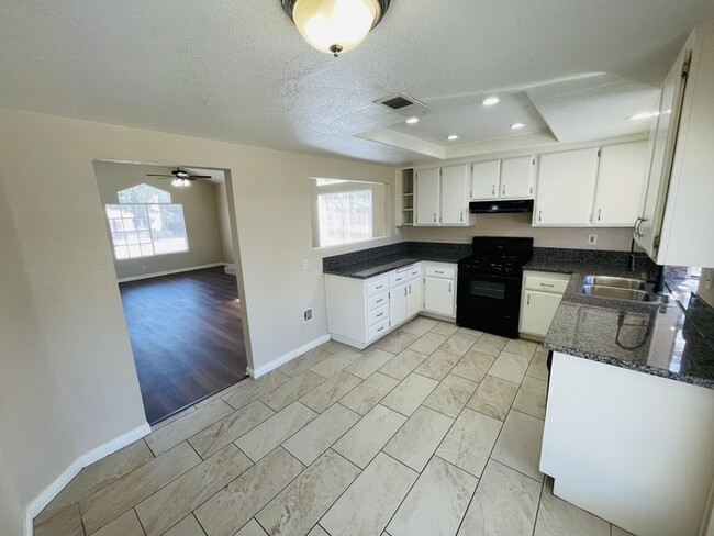 Building Photo - Provence Dr.