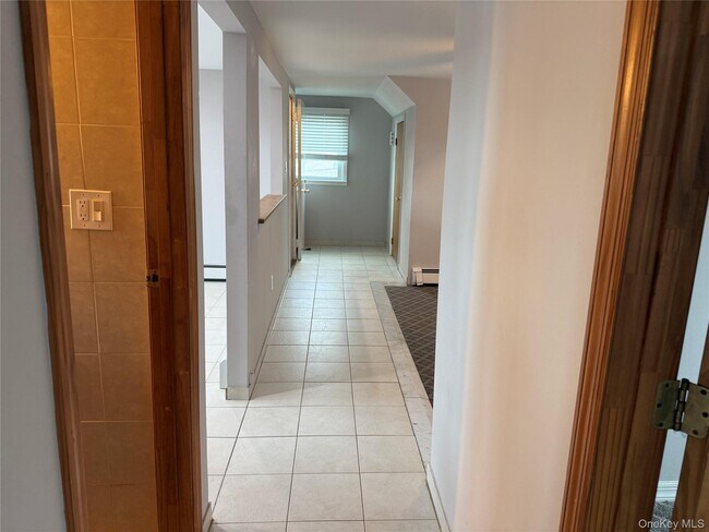 Building Photo - 360 West Dr