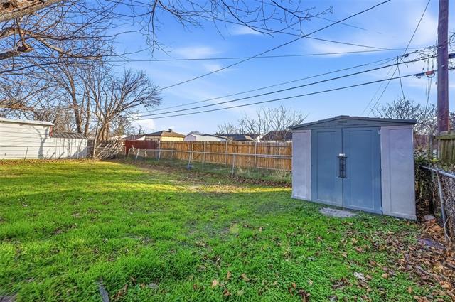 Building Photo - 1005 Highland Dr