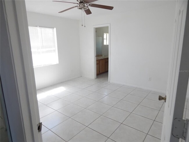 Building Photo - 36 E Country Cove Way