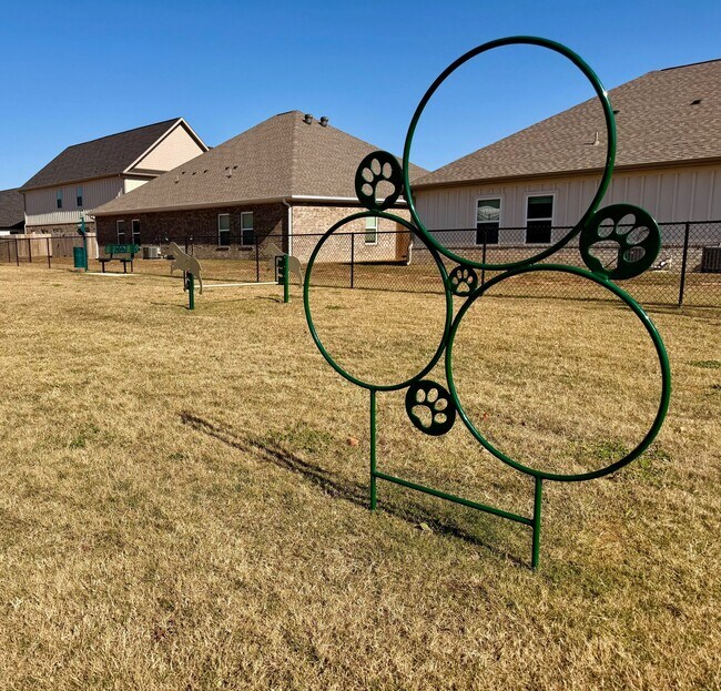 Building Photo - The Retreat at Been Road Villas 3 Bed, 2 Bath