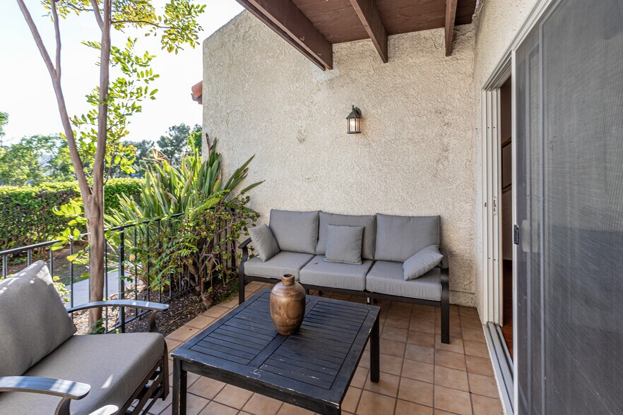 Building Photo - 7727 Via Capri