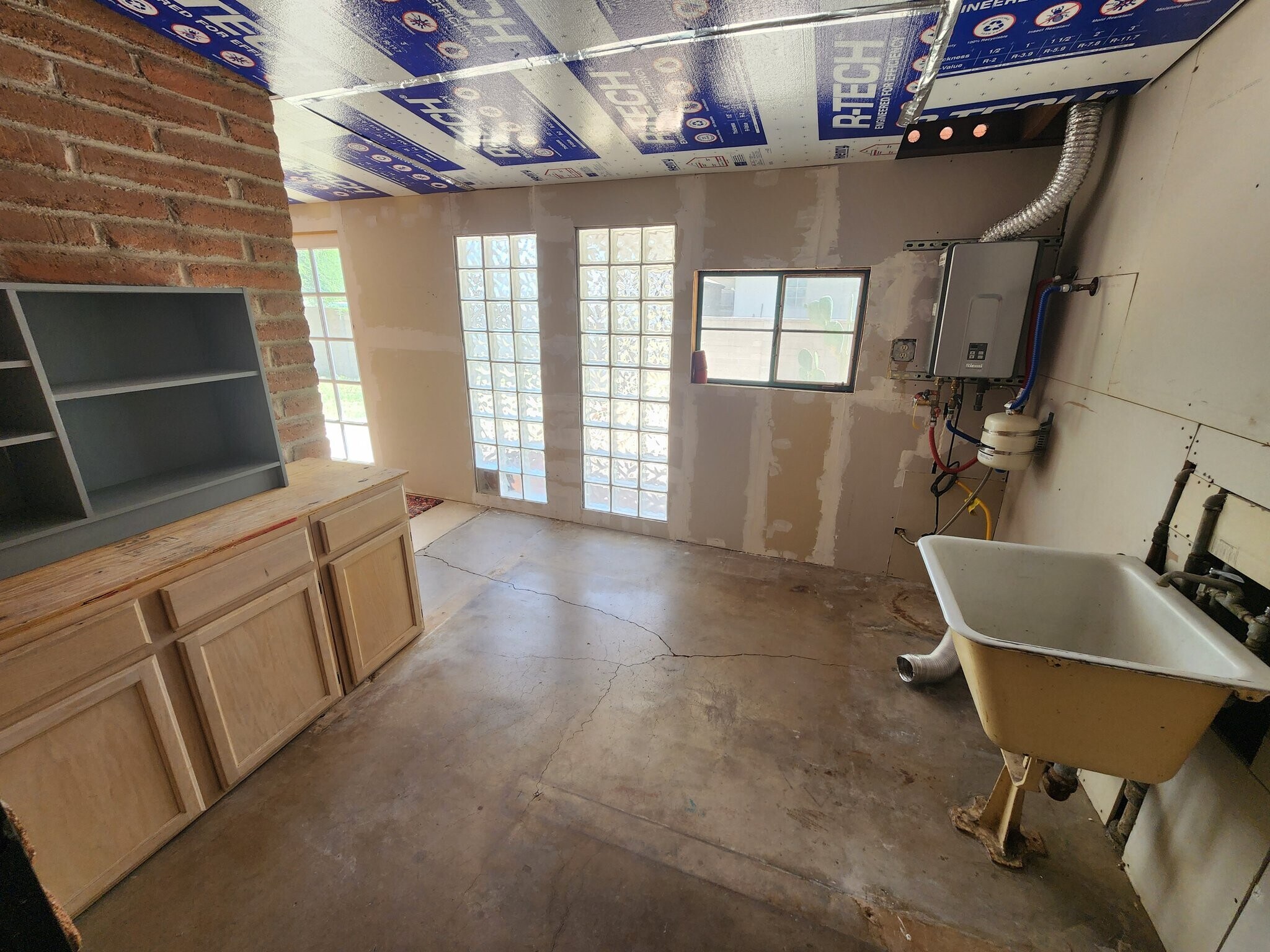 Building Photo - 525 S Rosemont Ave