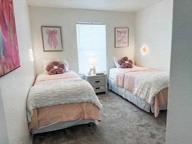 Building Photo - 486 Bridle Path