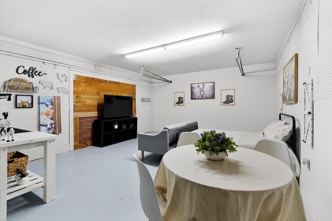 Building Photo - 1106 Oriole Ln