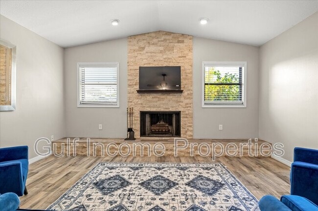 Building Photo - 8307 12th Ave Dr NW