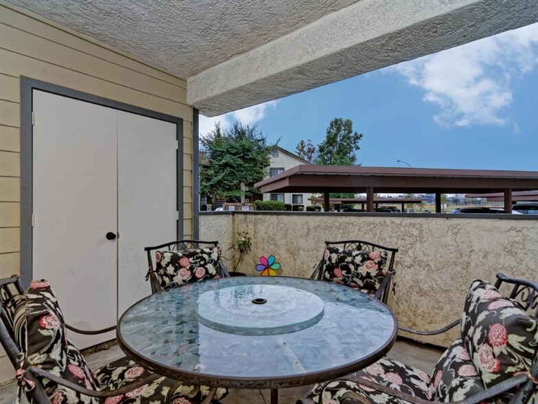 Building Photo - 10945 Summerdale Way