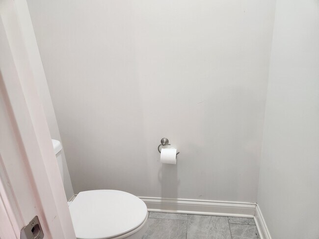 Building Photo - 16613 Rockcrest View Ln