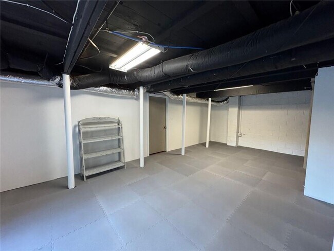 Building Photo - 3145 Wendview Ln