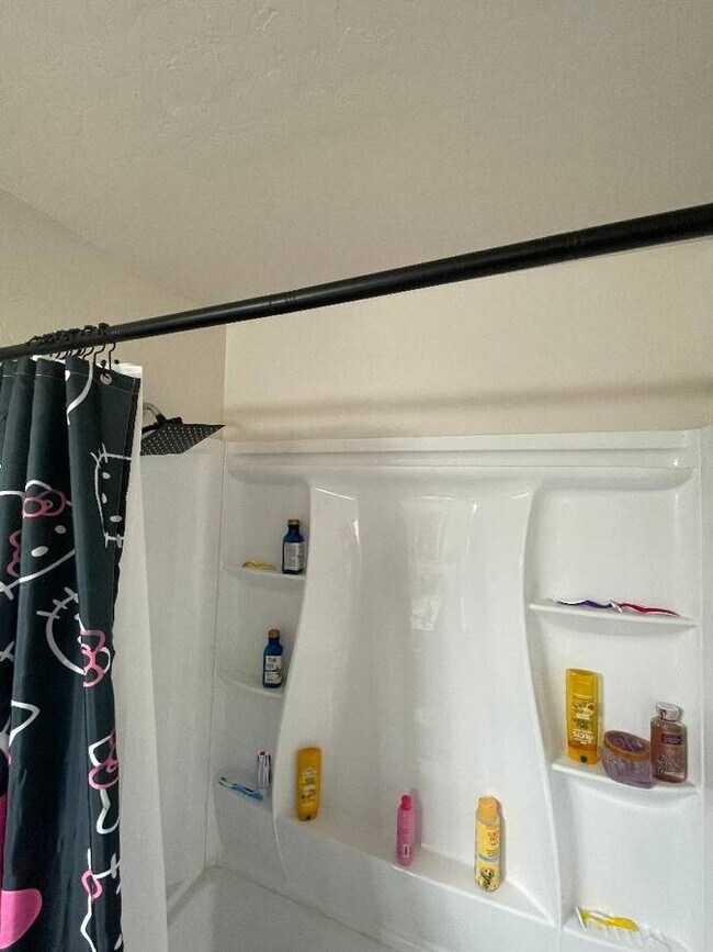 Building Photo - 519 W Douglas Ave