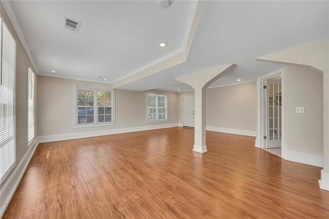 Building Photo - 2460 Sims Dr NE