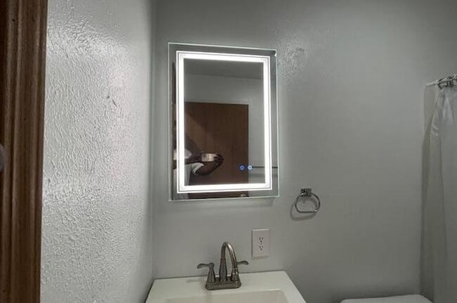 Building Photo - 601 Rizek Dr