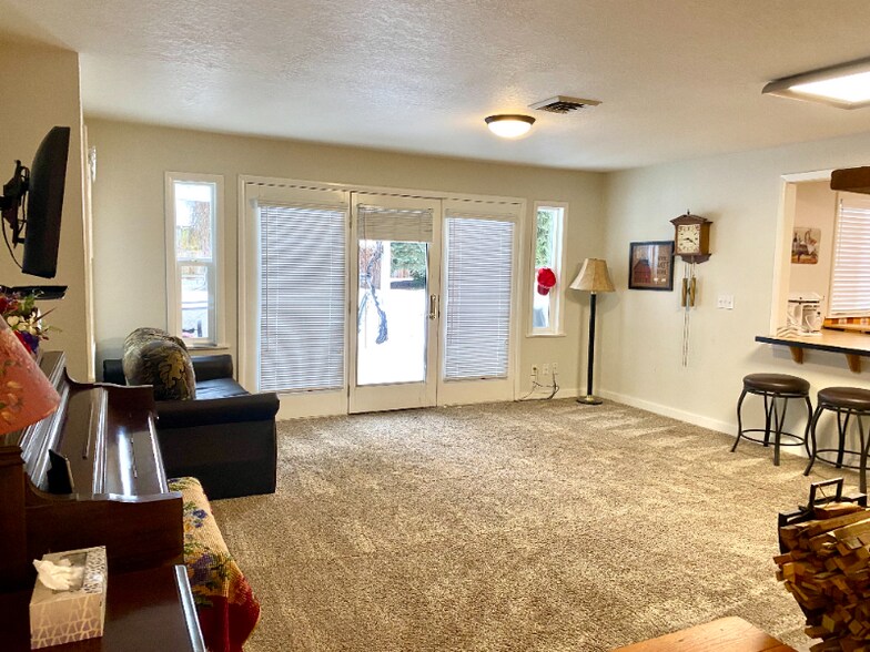 Building Photo - 2xxx E Monte Vista Dr